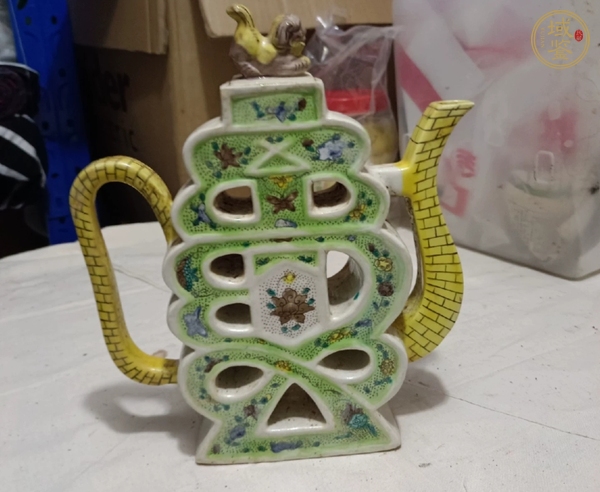 古玩陶瓷素三彩執(zhí)壺真品鑒賞圖