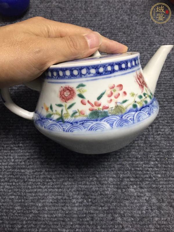 古玩陶瓷青花加彩花卉紋茶壺真品鑒賞圖