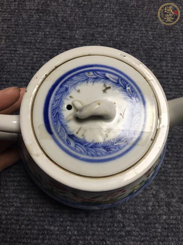 古玩陶瓷青花加彩花卉紋茶壺真品鑒賞圖