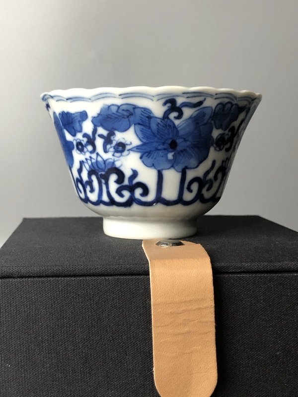 古玩陶瓷（精品花口杯）晚清·青花瓜瓞綿綿·花口杯拍賣(mài)，當(dāng)前價(jià)格870元