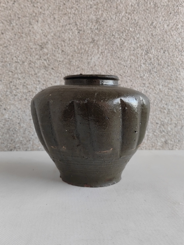 古玩陶瓷磁州窯茶葉末釉瓜楞罐拍賣,當前價格850元