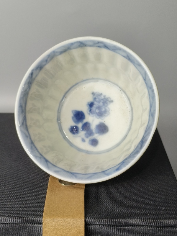 古玩陶瓷(精品品茗杯)清康熙·青花四鳳紋·瓜棱品茗杯拍賣,當前價格1600元