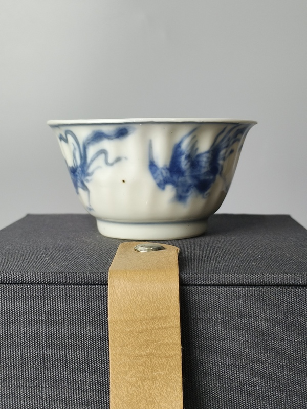 古玩陶瓷(精品品茗杯)清康熙·青花四鳳紋·瓜棱品茗杯拍賣,當前價格1600元