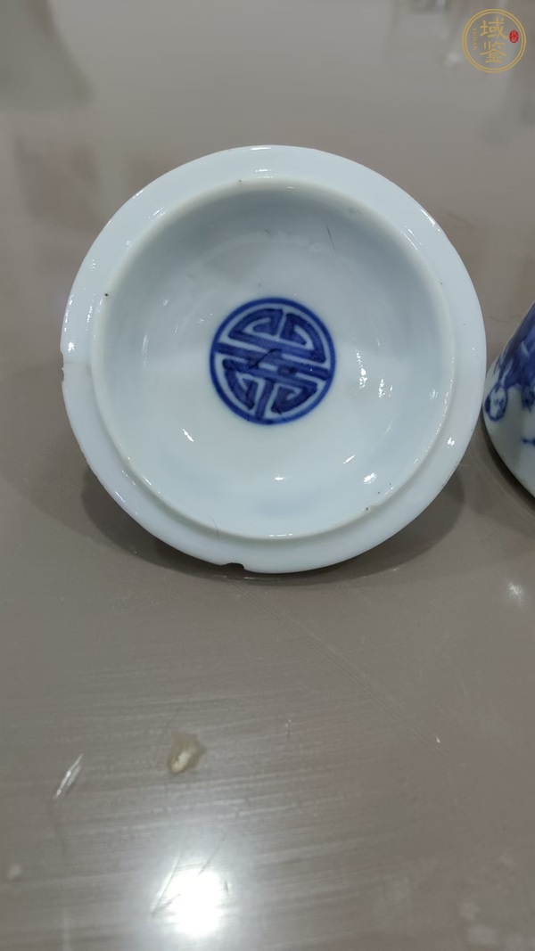 古玩陶瓷青花八仙紋蓋碗真品鑒賞圖