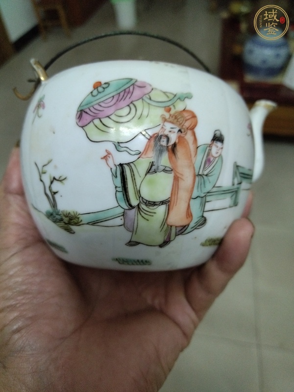 古玩陶瓷人物紋粉彩提梁壺真品鑒賞圖