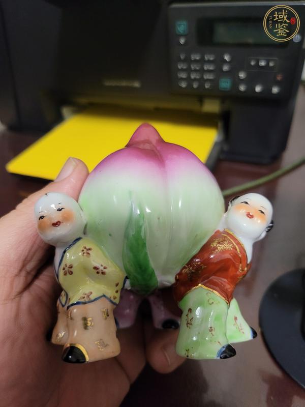 古玩陶瓷童子獻壽塑像真品鑒賞圖