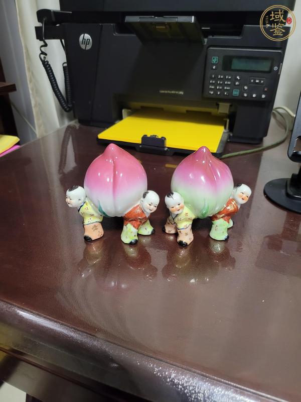 古玩陶瓷童子獻壽塑像真品鑒賞圖