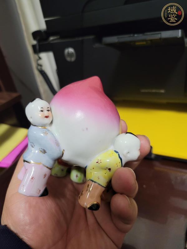 古玩陶瓷童子獻壽塑像真品鑒賞圖