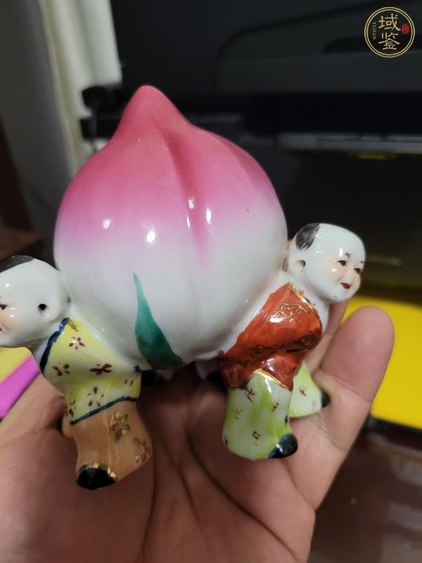古玩陶瓷童子獻壽塑像真品鑒賞圖