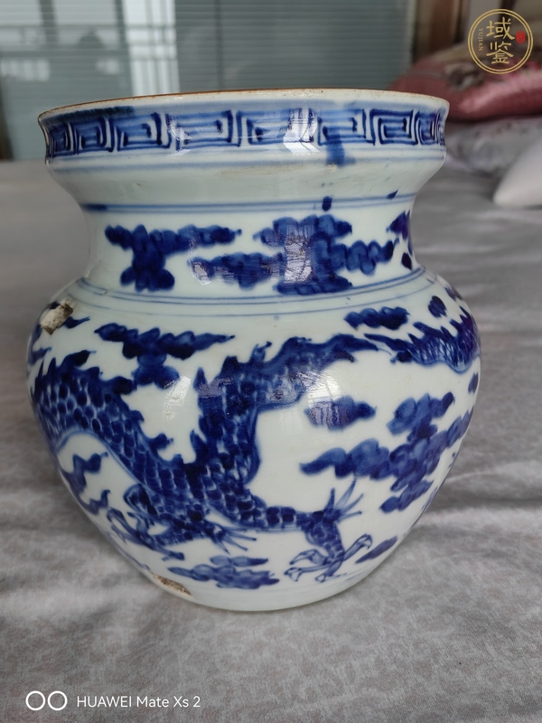 古玩瓷器青花雙龍戲珠紋香爐真品鑒賞圖