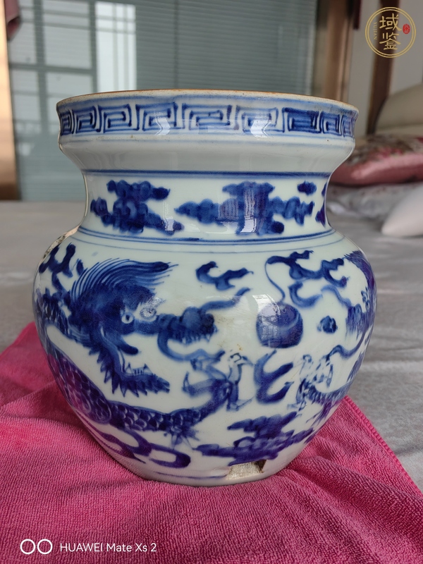 古玩陶瓷青花雙龍戲珠紋香爐真品鑒賞圖