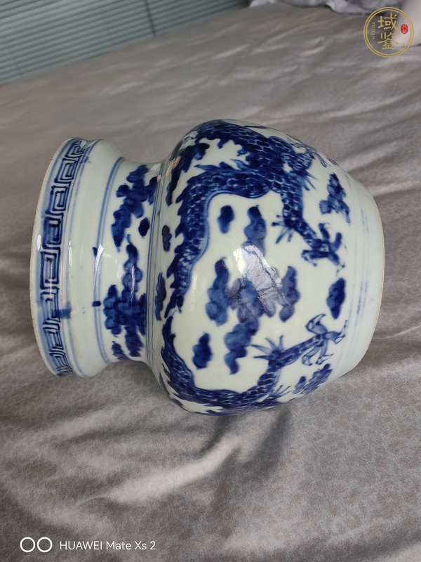 古玩陶瓷青花雙龍戲珠紋香爐真品鑒賞圖
