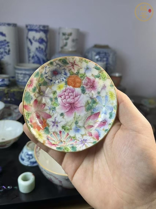 古玩陶瓷百花不落地粉彩盤真品鑒賞圖