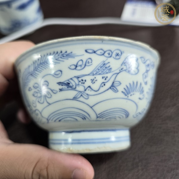 古玩明末清初青花鐵線(xiàn)描魚(yú)紋碗真品鑒賞圖