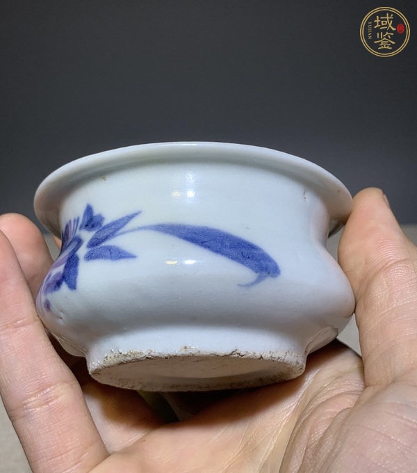 古玩陶瓷德化窯青花花卉紋爐真品鑒賞圖