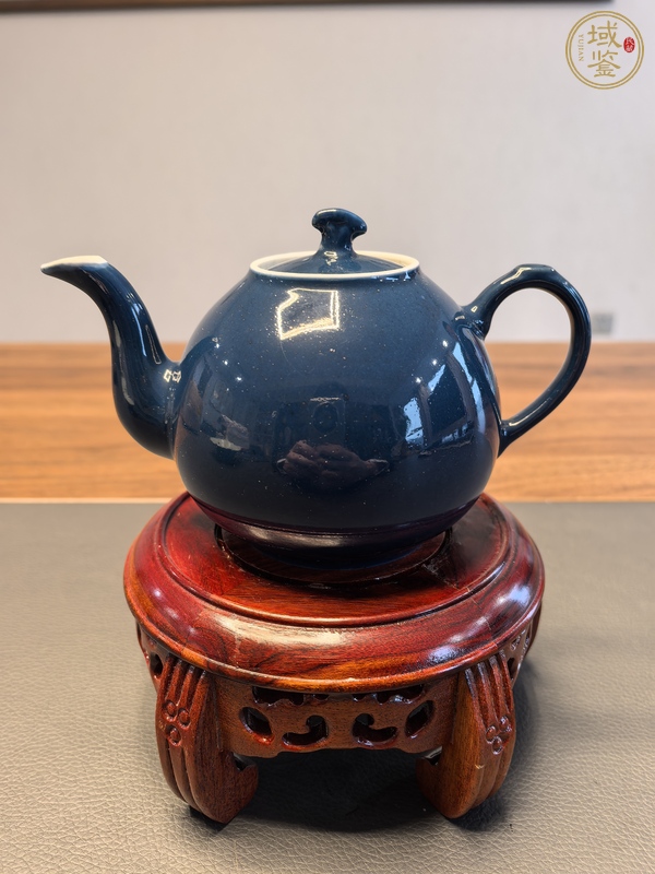 古玩陶瓷霽藍釉茶壺真品鑒賞圖