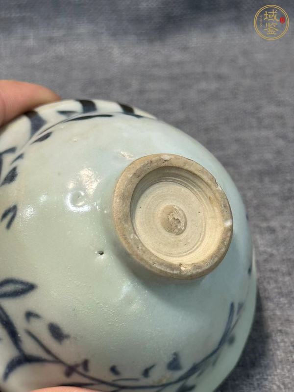 古玩陶瓷青花花卉紋茶碗真品鑒賞圖