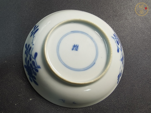 古玩陶瓷清光緒青花仕女故事圖盤真品鑒賞圖
