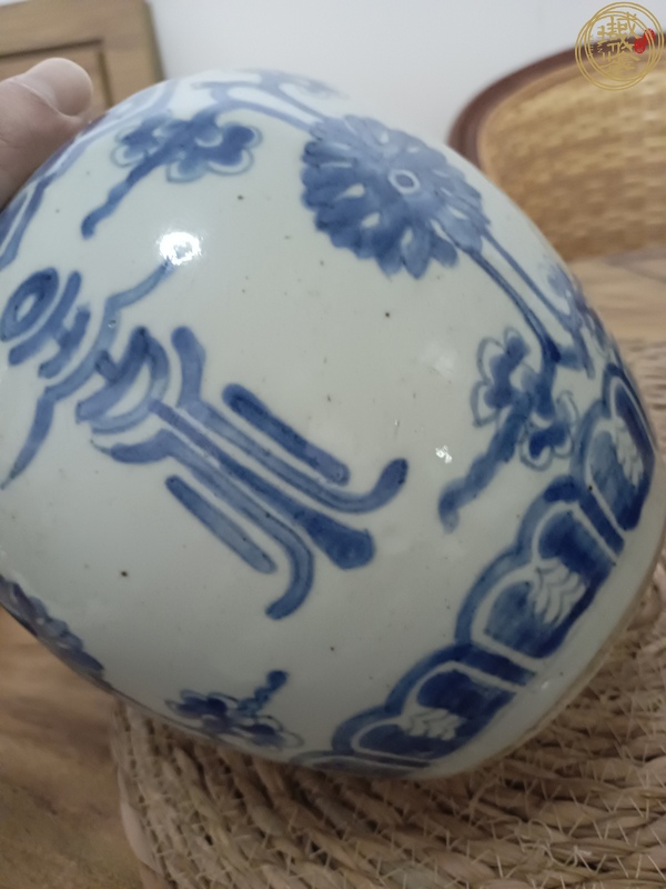 古玩陶瓷青花花間壽字紋蓋罐真品鑒賞圖