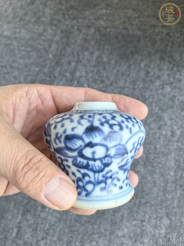 古玩陶瓷青花花卉紋罐真品鑒賞圖