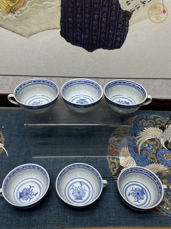 古玩陶瓷玲瓏瓷青花杯真品鑒賞圖