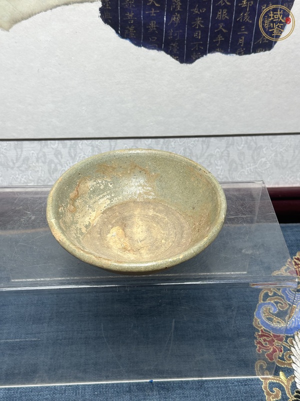 古玩陶瓷龍泉窯系青釉碗真品鑒賞圖