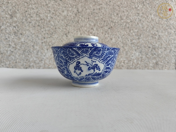 古玩陶瓷青花蓋碗真品鑒賞圖