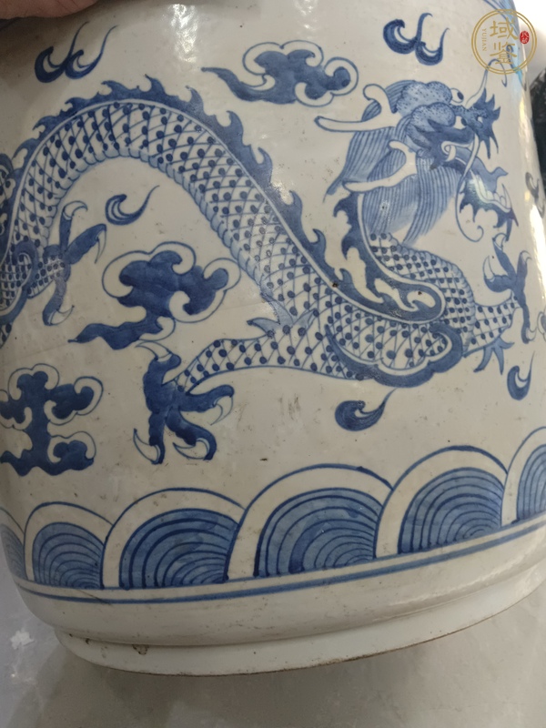 古玩陶瓷青花龍紋香爐真品鑒賞圖