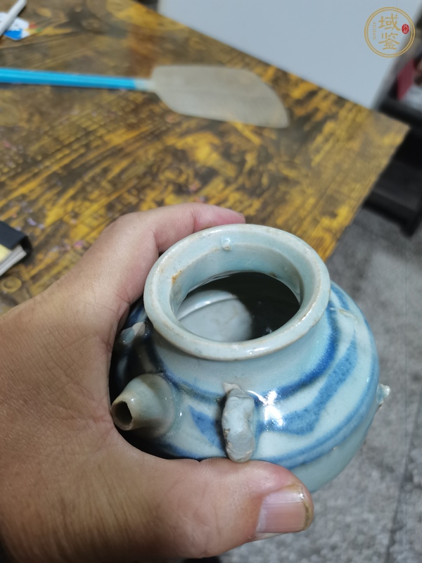 古玩陶瓷青花花卉紋茶壺真品鑒賞圖