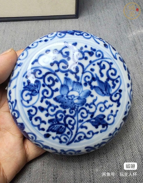 古玩陶瓷青花淡描花卉紋粉盒，疑似復(fù)窯真品鑒賞圖