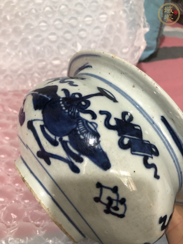 古玩陶瓷青花博古八寶紋香爐真品鑒賞圖