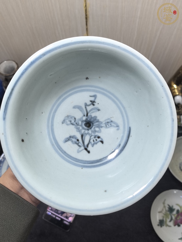 古玩陶瓷青花花卉紋碗真品鑒賞圖