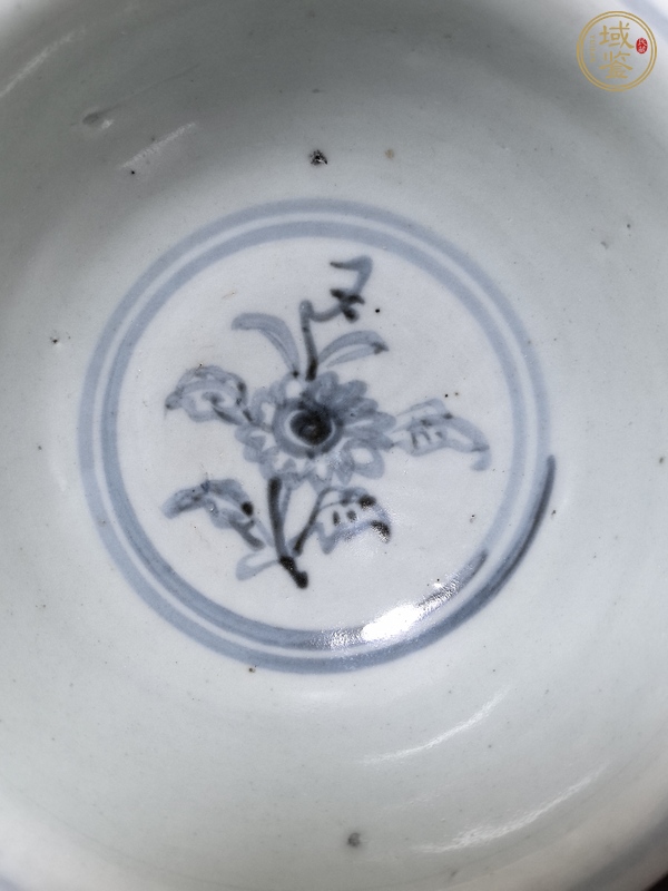 古玩陶瓷青花花卉紋碗真品鑒賞圖