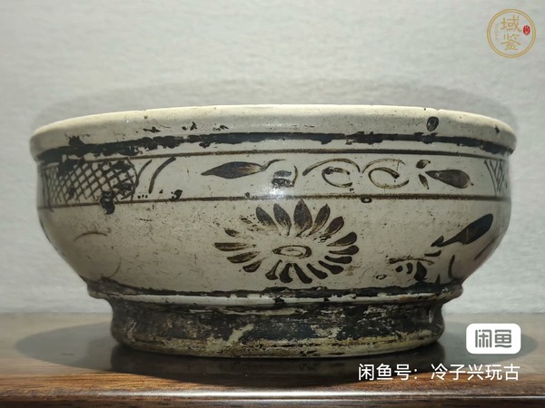 古玩陶瓷白底褐彩繪折枝牡丹紋敞口爐真品鑒賞圖