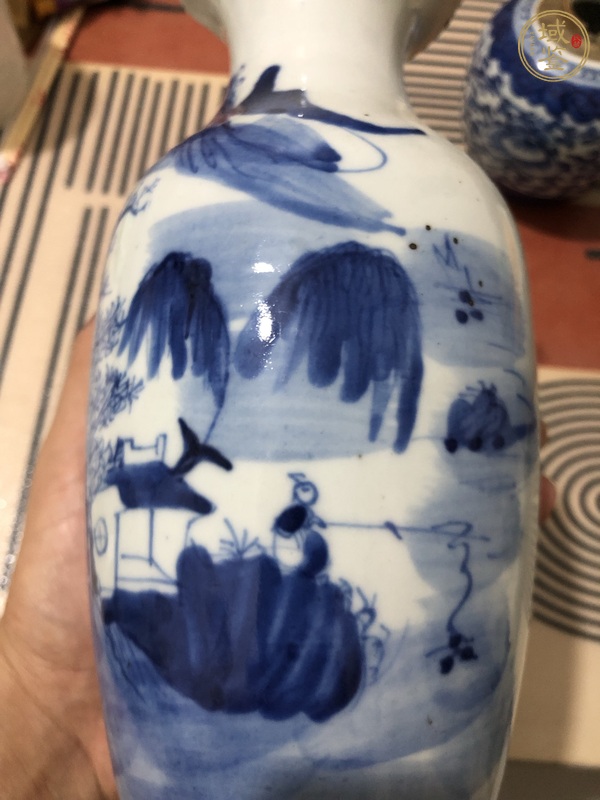 古玩陶瓷樵漁耕讀山水紋青花瓶真品鑒賞圖