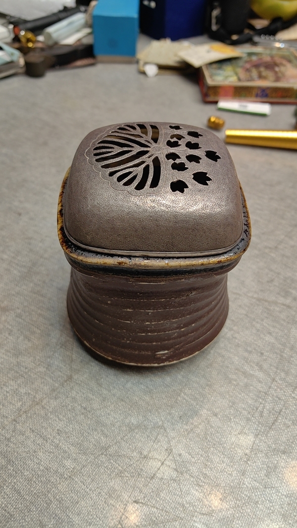 古玩陶瓷吉州窯系褐釉香爐拍賣,當(dāng)前價(jià)格9800元