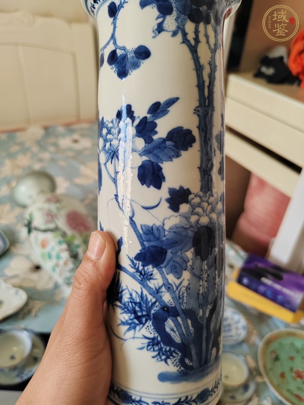 古玩陶瓷青花花卉紋花插真品鑒賞圖