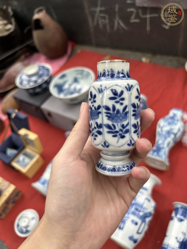 古玩陶瓷青花瓶真品鑒賞圖