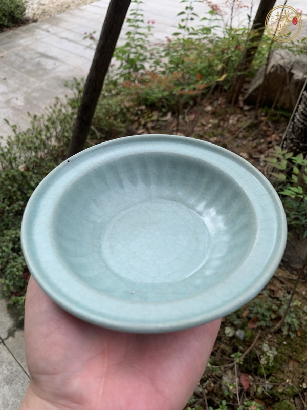 古玩陶瓷龍泉青瓷菊瓣洗真品鑒賞圖