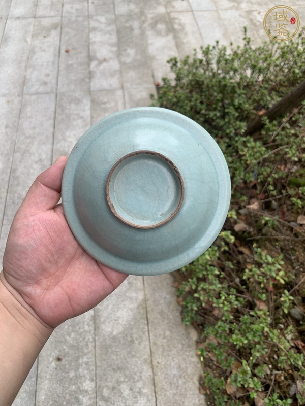 古玩陶瓷龍泉青瓷菊瓣洗真品鑒賞圖