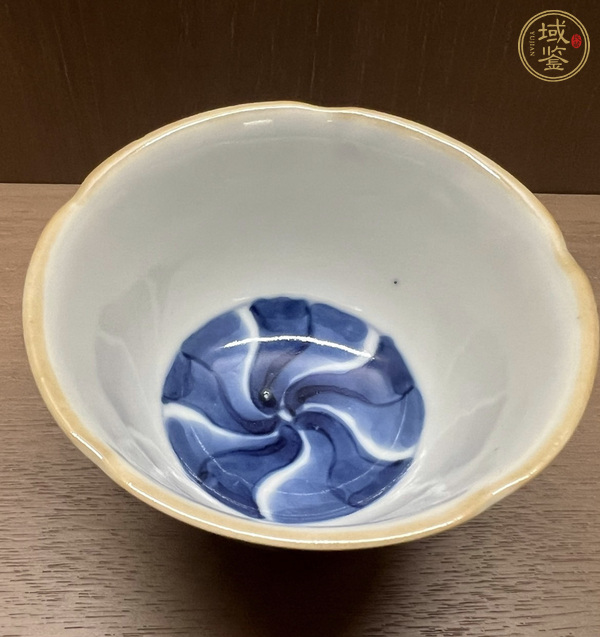 古玩陶瓷日本明治青花月花口杯真品鑒賞圖