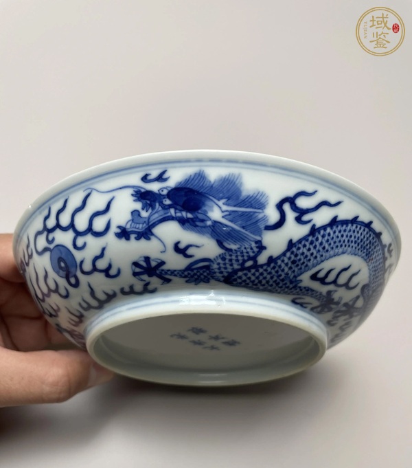 古玩陶瓷龍紋青花盤真品鑒賞圖