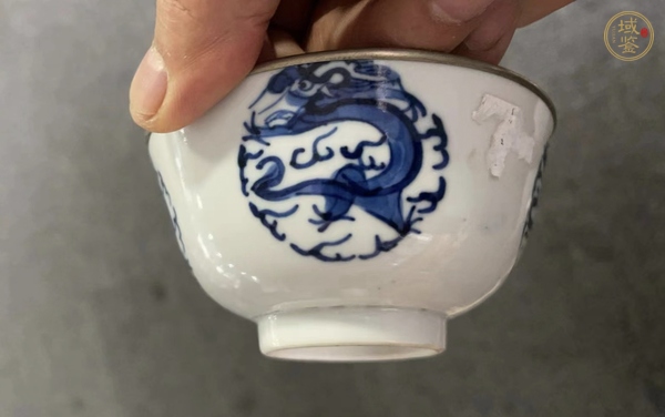 古玩陶瓷青花團龍紋茶碗真品鑒賞圖