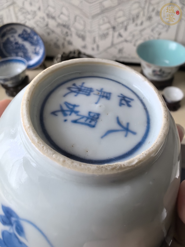 古玩陶瓷青花花卉紋仰鐘杯真品鑒賞圖