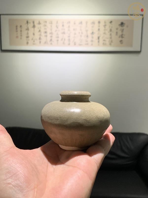 古玩陶瓷龍泉青瓷仰蓮紋水盂真品鑒賞圖