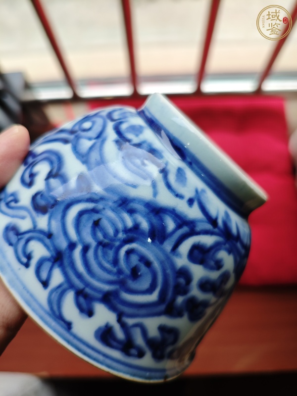 古玩陶瓷青花淡描花卉紋茶碗真品鑒賞圖