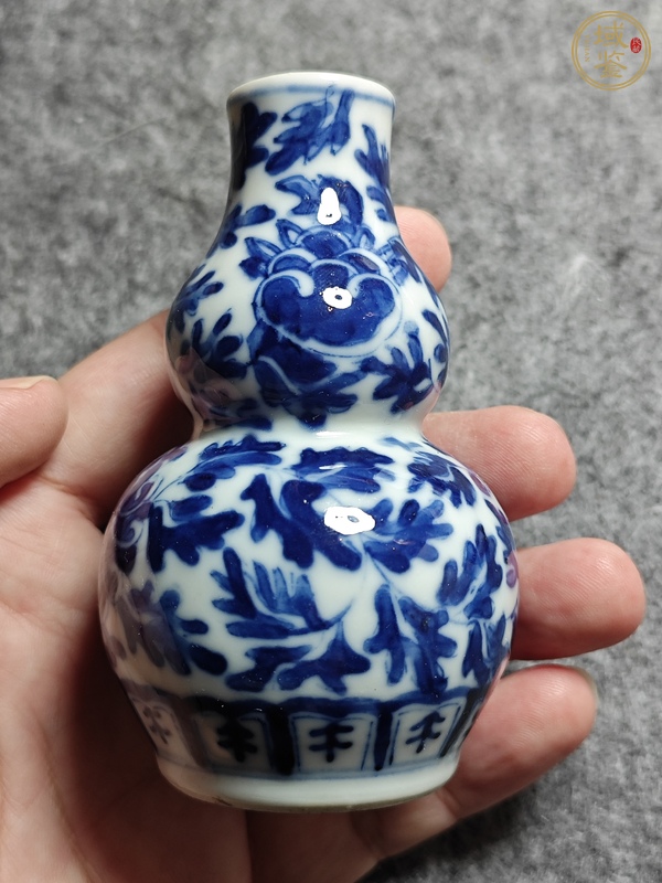 古玩陶瓷青花纏枝花卉紋葫蘆瓶真品鑒賞圖