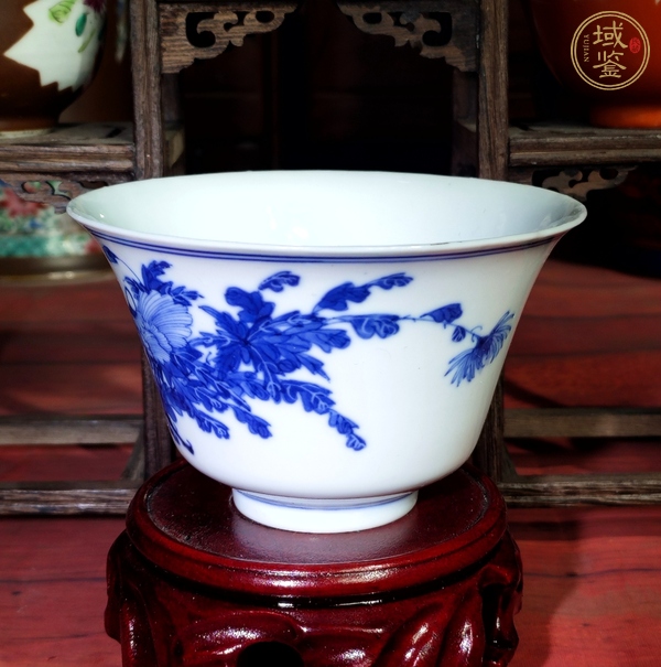 古玩陶瓷青花折枝花卉紋茶碗 真品鑒賞圖