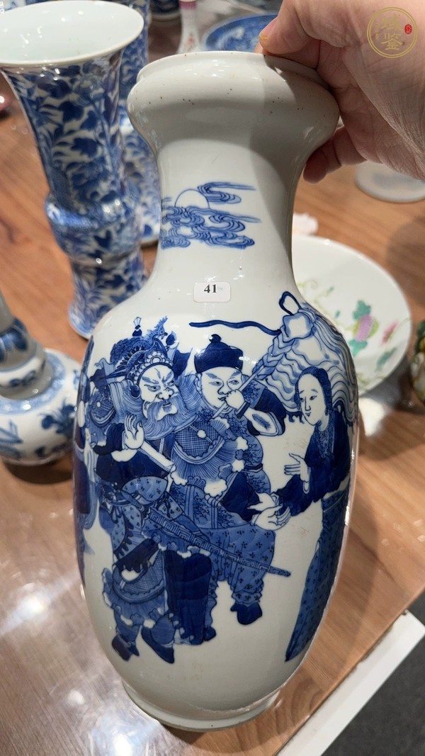 古玩陶瓷人物紋青花洗口瓶真品鑒賞圖