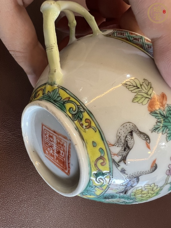 古玩陶瓷五彩花鳥紋把杯真品鑒賞圖